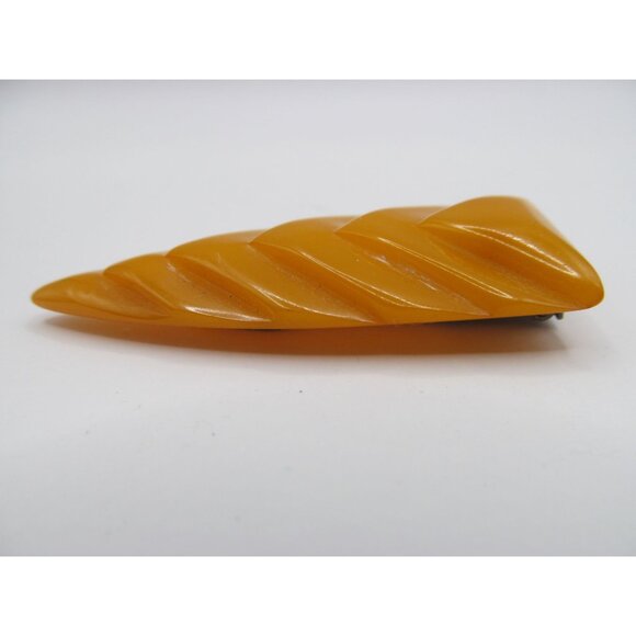 Vintage Carved Butterscotch Bakelite Arrow Dress Clip - Picture 3 of 12